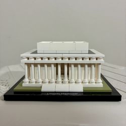 Lego Architecture Lincoln Memorial Set 21022 - Retired Complete (2015)