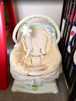 baby glider with slounds and motion