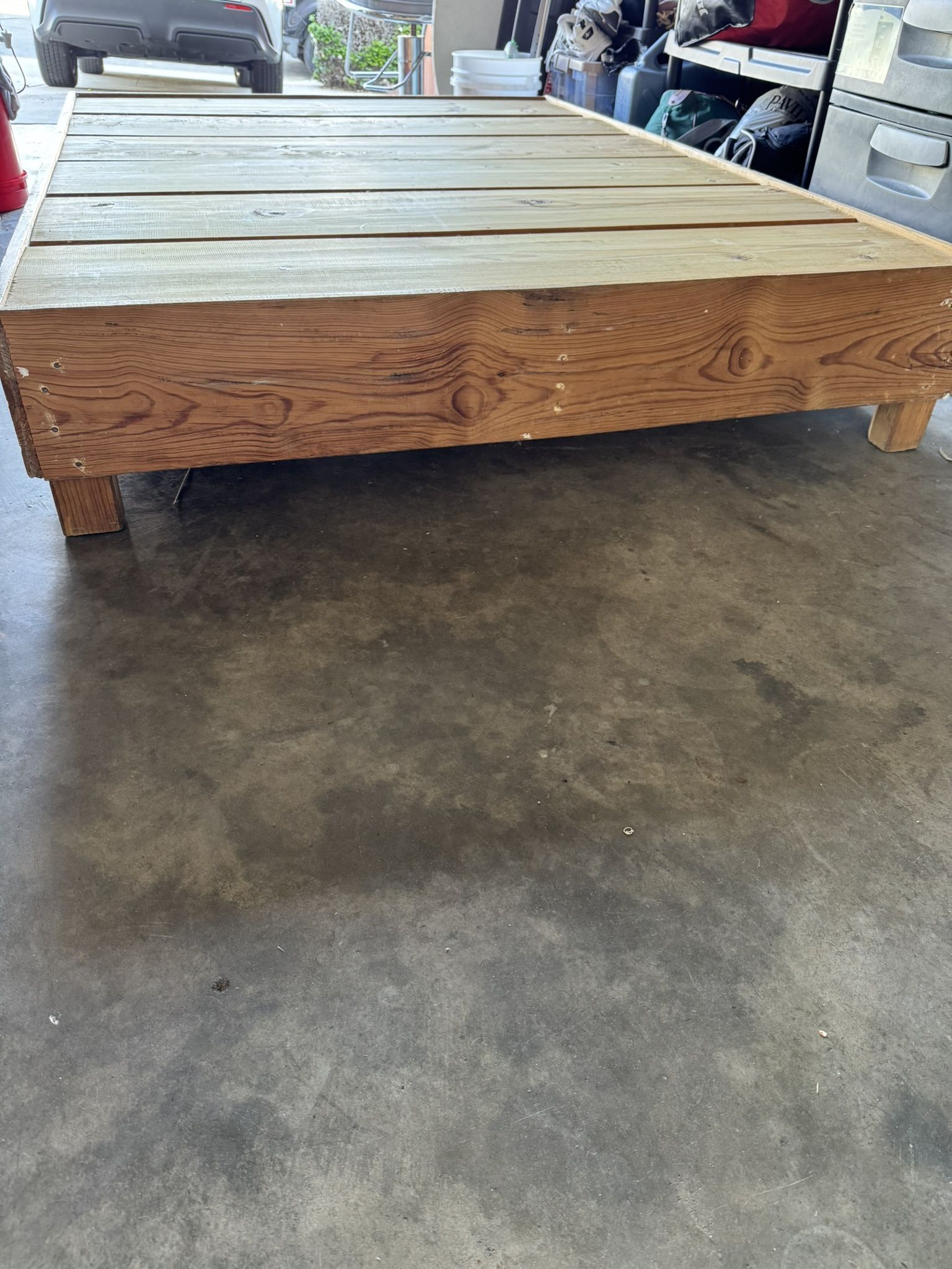 Chair& Wood Base Full Bed