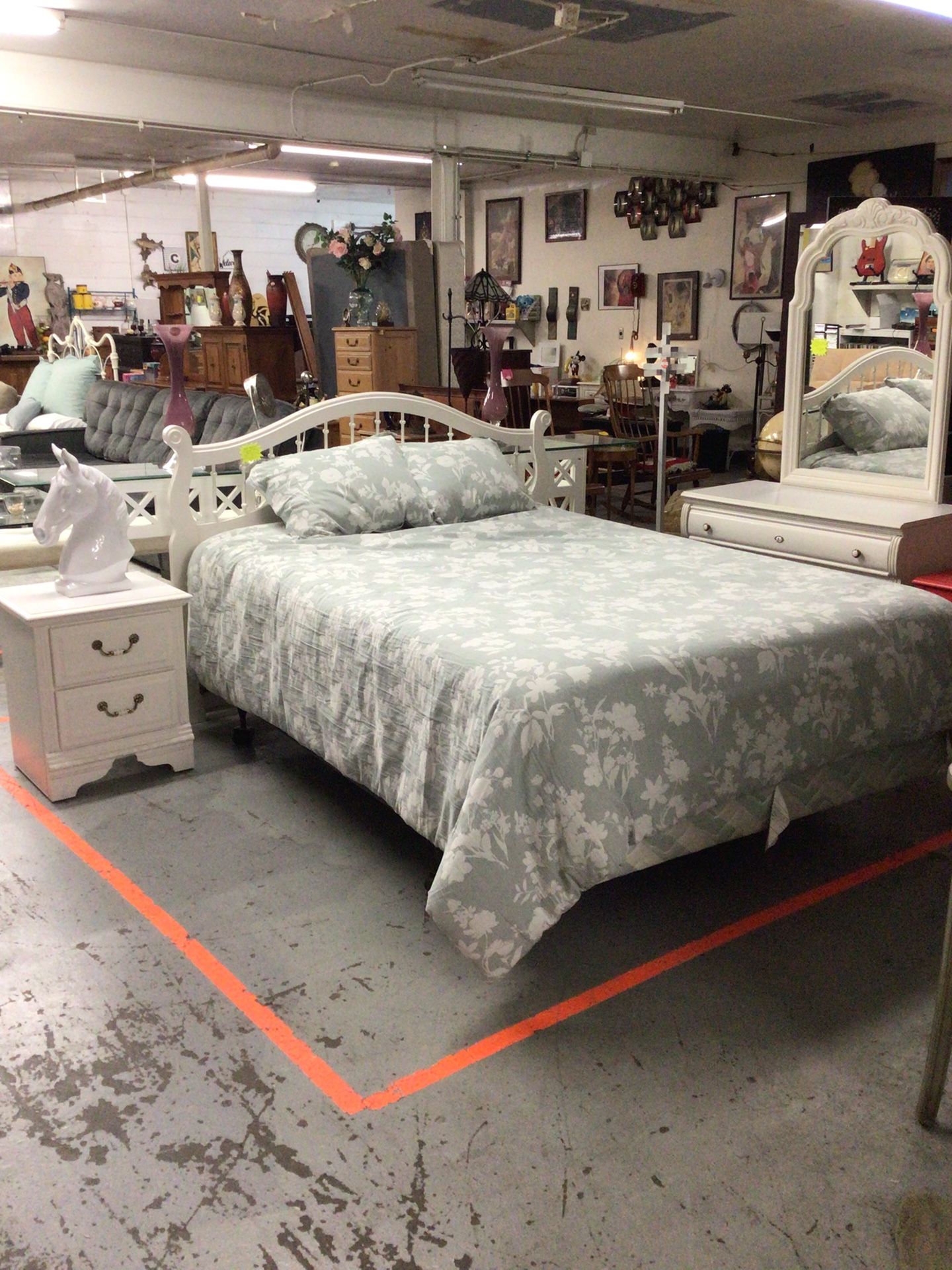 Three Piece Bedroom Set By Lea For Sale - All Drawers are functional - Original pulls / knobs - Strong and durable - Lea brand 3 Drawer Dresser: