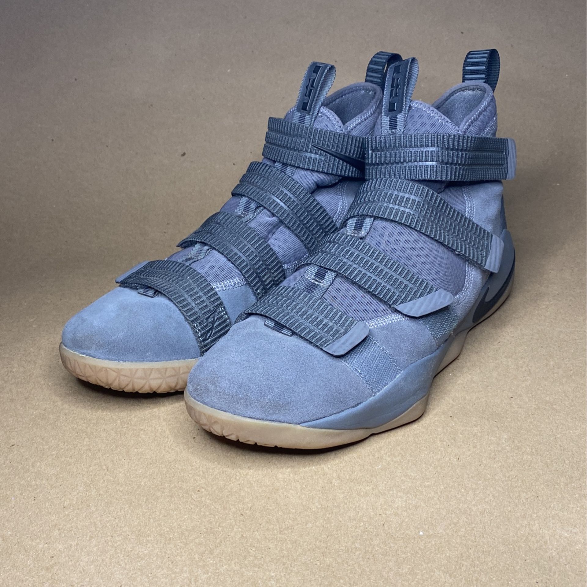 Nike LeBron Soldier XI 11 SFG Dark Grey Suede Gum Men's size 11