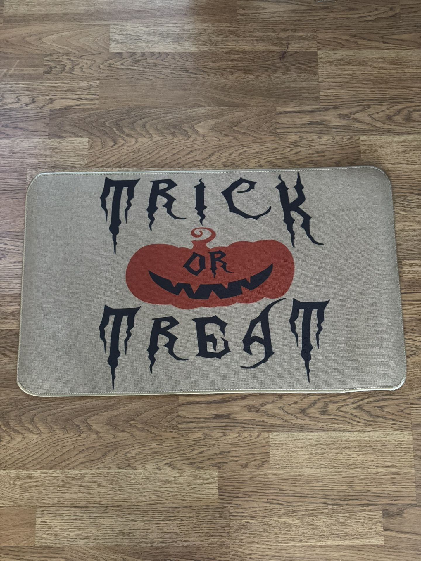 Halloween Mat “trick or treat”outdoor Indoor 28.5”x17”. New
