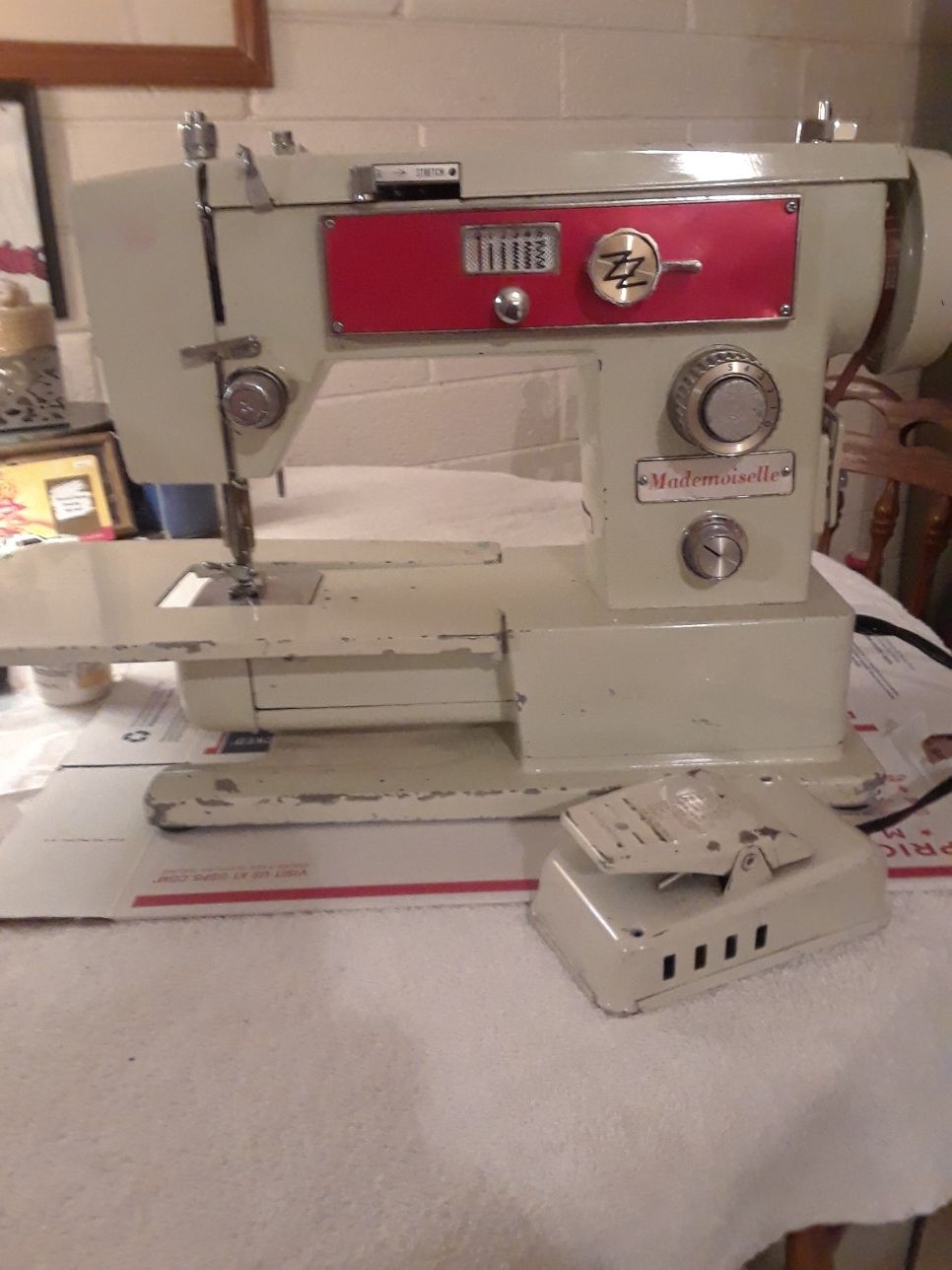 VINTAGE BROTHER SEWING MACHINE