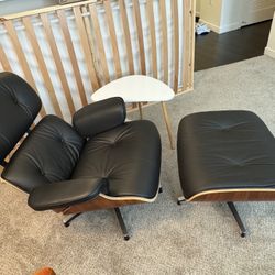 Eames Chair - Wood And Leather - Replica
