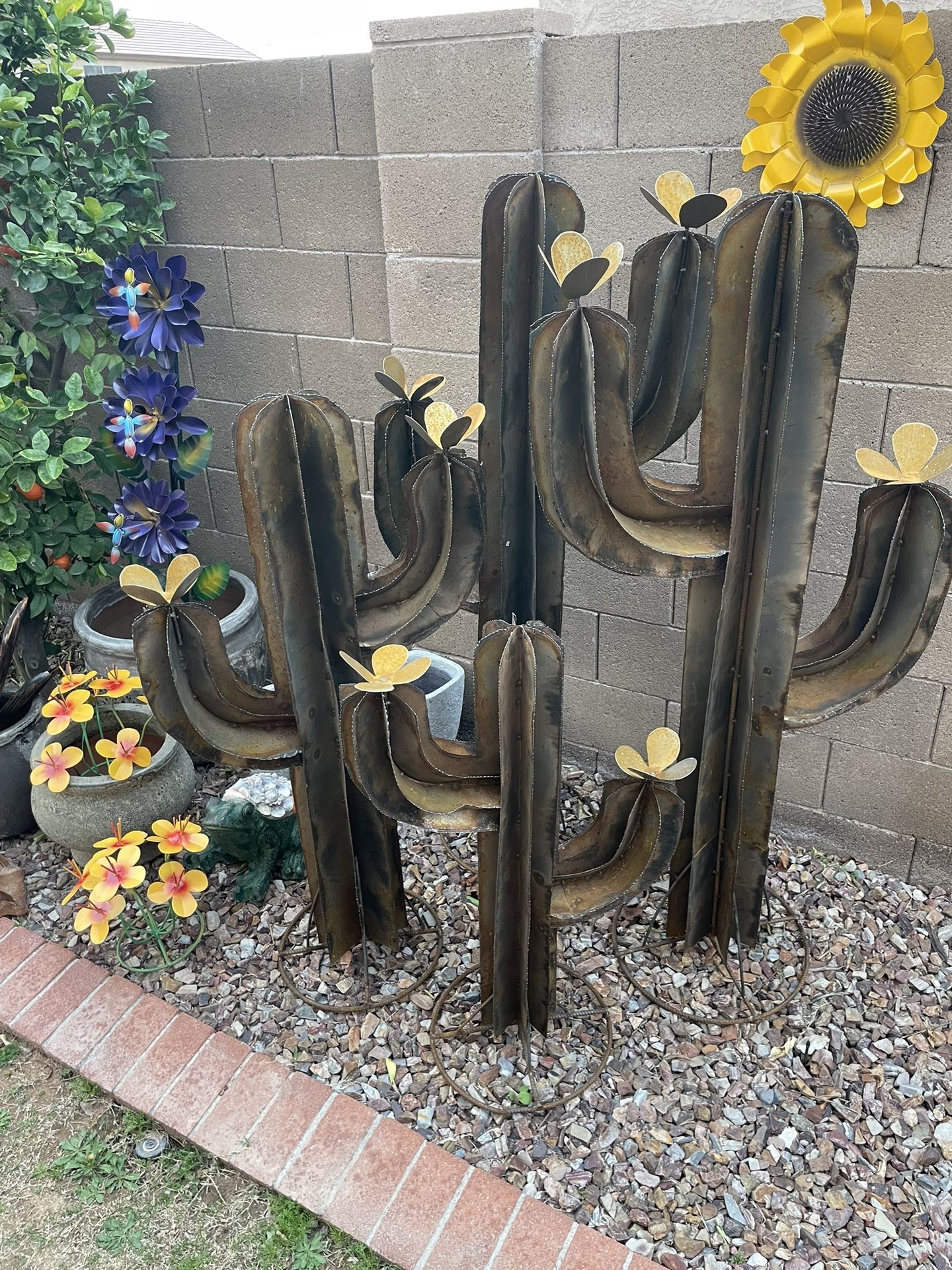 Beautiful Metal Yard Art For Sale for Sale in Mesa, AZ - OfferUp