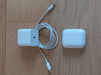 Apple AirPods with Charging Case (2nd Generation) APPLE CHARGER CORD INCLUDED