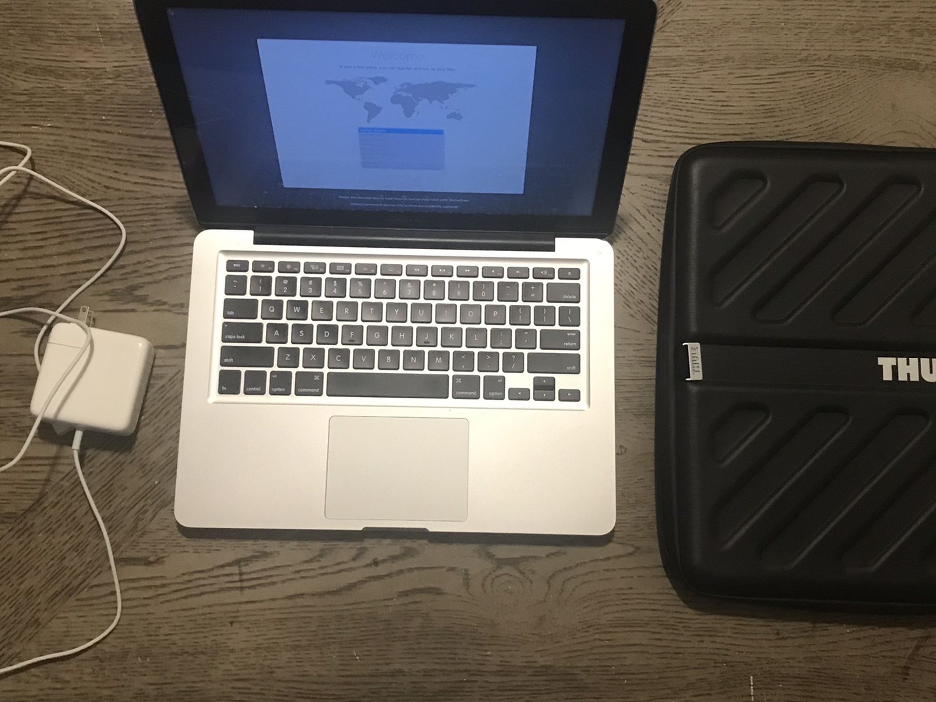 2012 APPLE MACBOOK PRO 500GB 4G RAM I5 INTEL GOOD CONDITION CHARGER & CASE INCLUDED