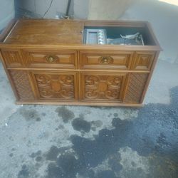 Magnavox Record Player