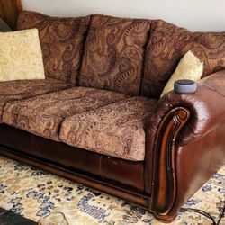 Rotherman Traditional Sofa