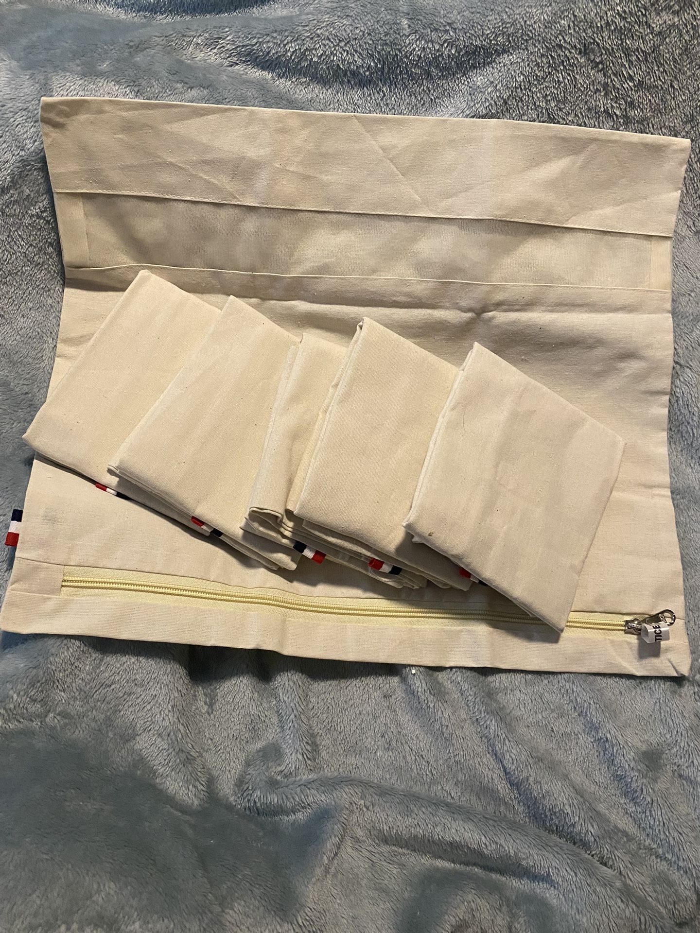 Throw Pillows (tag Looks Like Tommy Hilfiger)