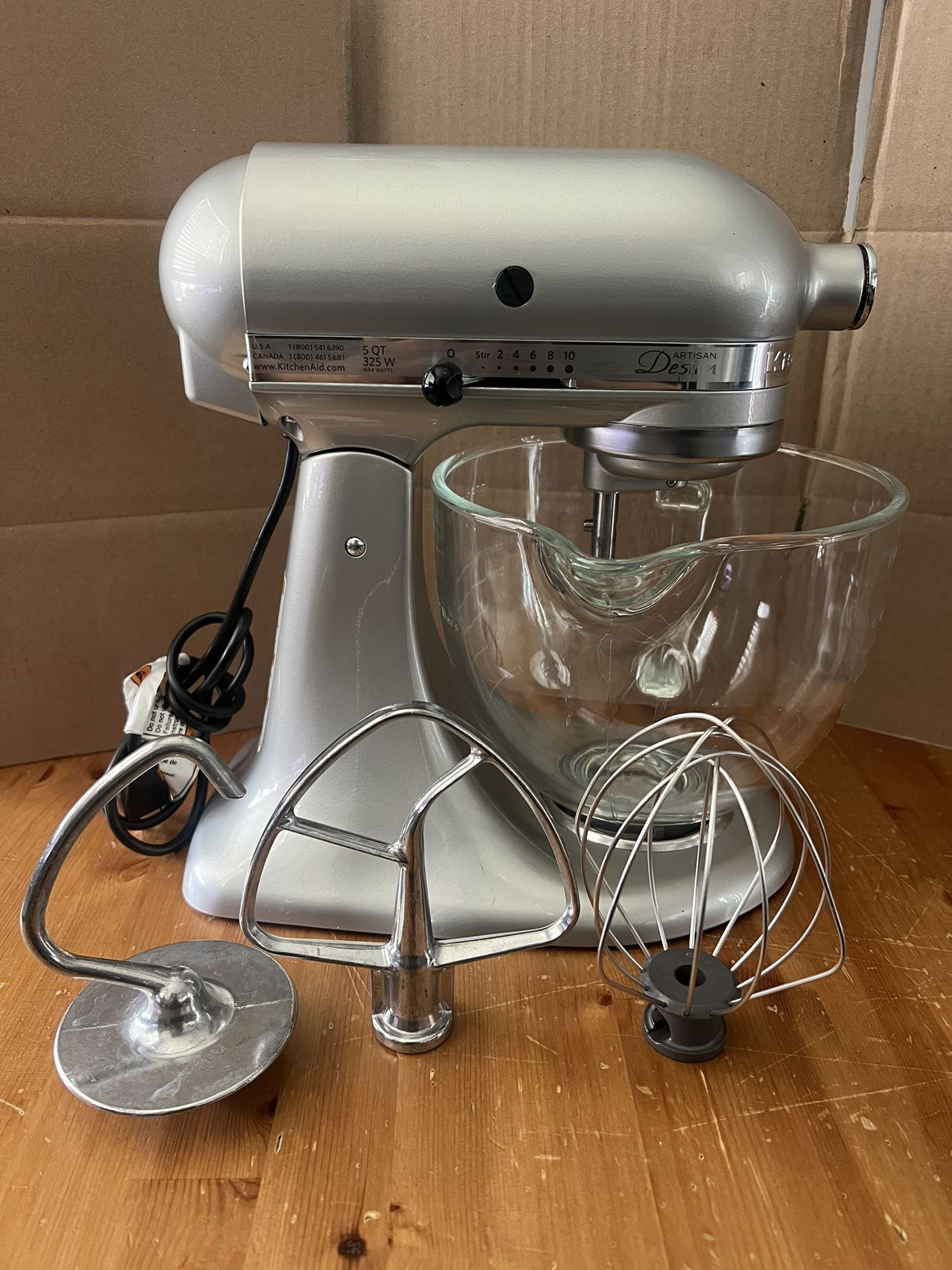 KitchenAid Artisan Design Deluxe Edition 5 Quart Tilt-Head Stand Mixer Glass Bow Acces KSM154GB
