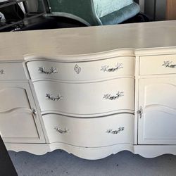 Dresser & Nightstand 