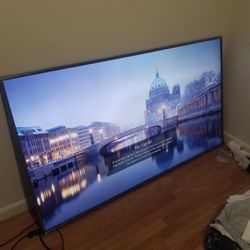 200 Dollars 70 Inches LG TV 