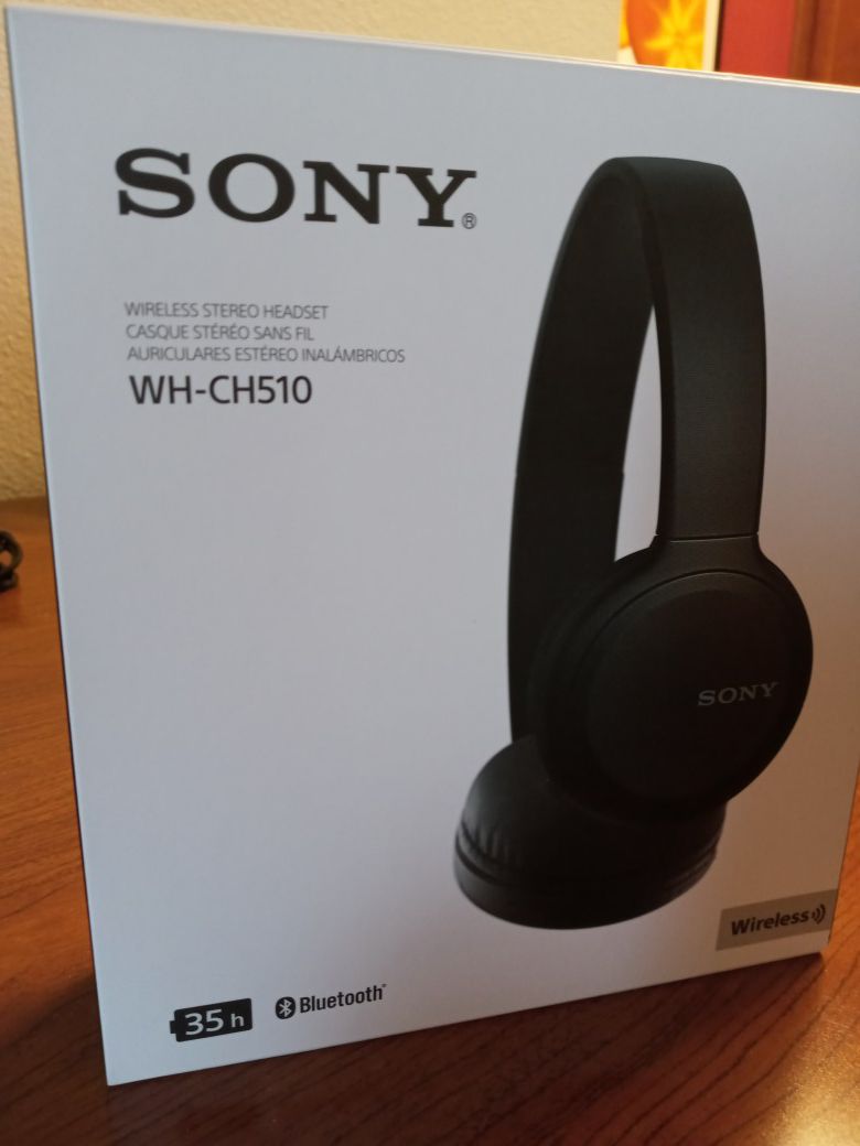 Sony wireless stereo headset BRAND NEW