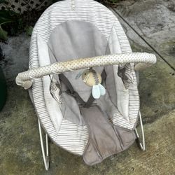 Baby Bouncer /Foldable /car Seat 