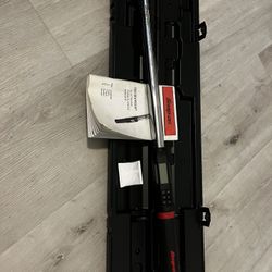 1/2" Drive TechAngle® Electronic Torque Wrench (15–300 ft-lb)