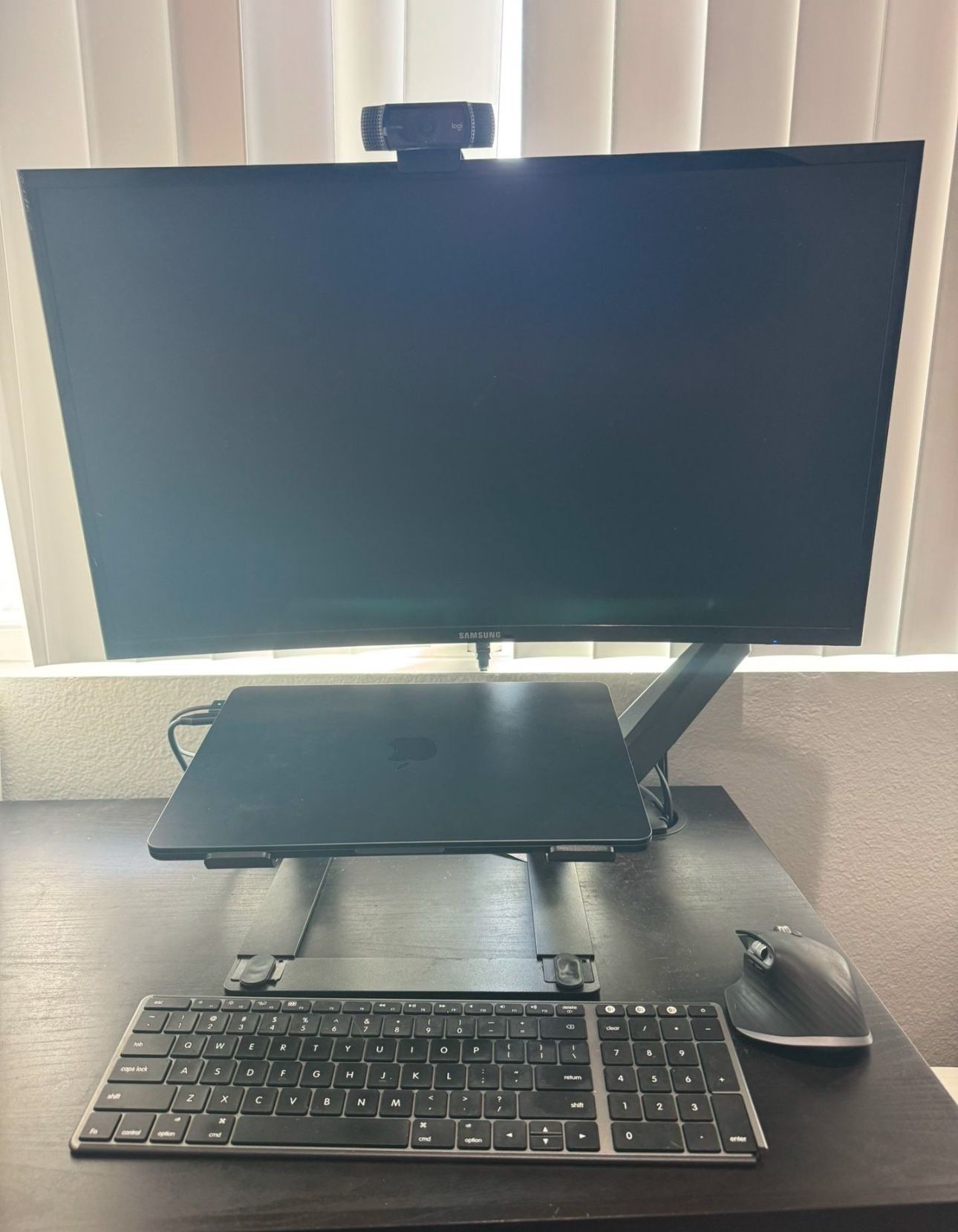 Samsung 27” Curved Monitor