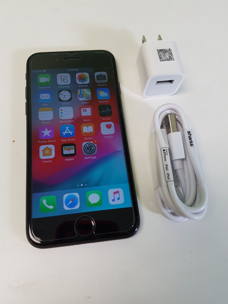 UNLOCKED IPHONE 7 256GB BLACK, (THIS IS NOT THE PLUS) PERFECT CONDITIONS !!! PRICE IS FIRM !!!