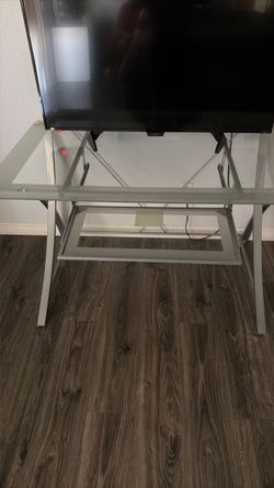 Computer desk