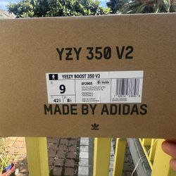 Yeezy Boost 350 V2