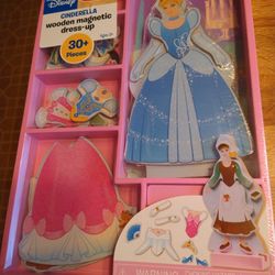 New Melissa And Doug Cinderella Magnetic Dress Up