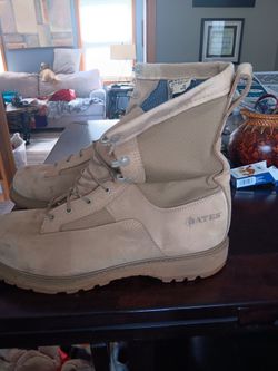 Work Boots  13 W  Made By Bates Dersert Boots Worn Twice In Great Shape