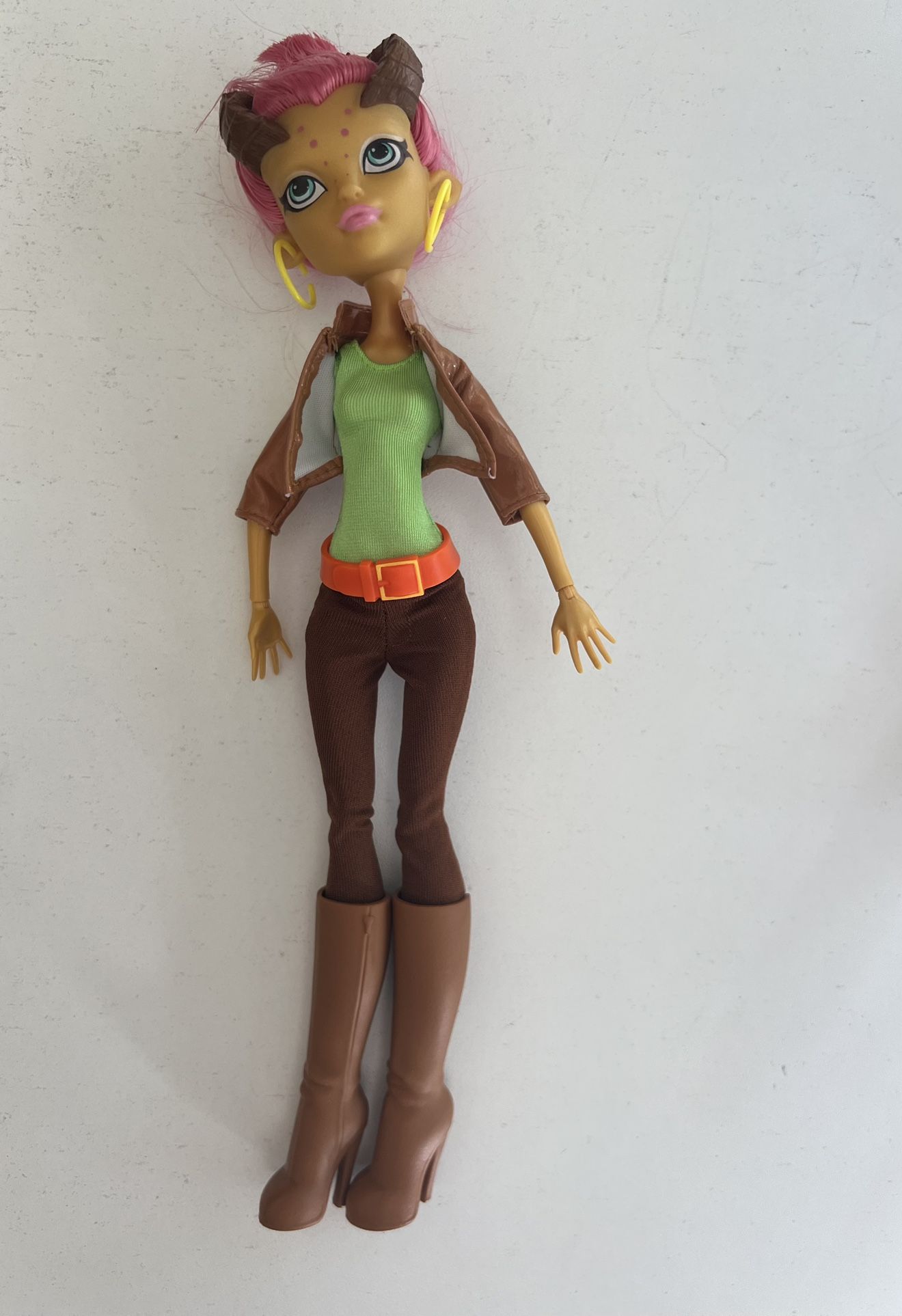 2014 Monster High Doll Gilda Goldstag From Disembody Council