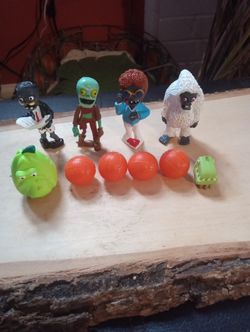 Plants Vs Zombies Action Figures By Fun-Dead 