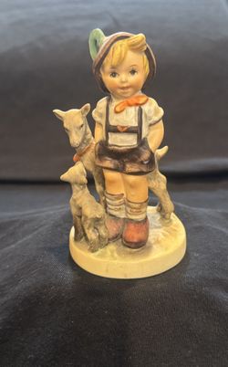 Goebel Hummel Figurine 