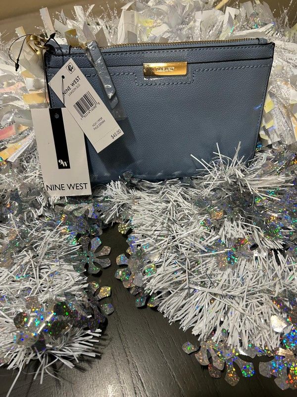 NWT Nine West Pochette