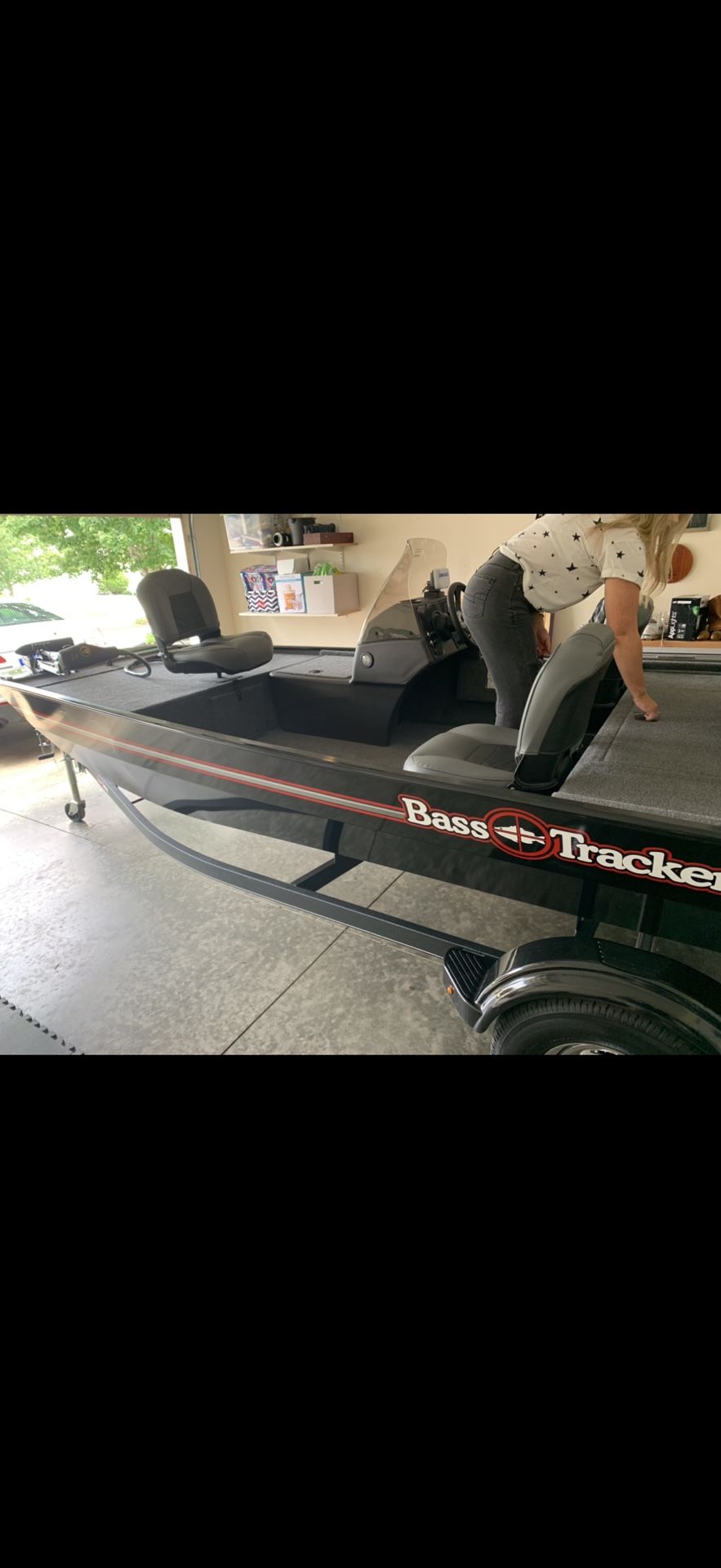 2020 Bass Tracker Like New <100 Hours On 50 Mercury