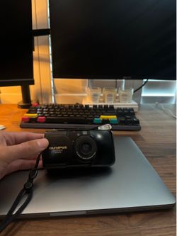 Olympus Stylus 35mm Film Camera (Mint Condition)