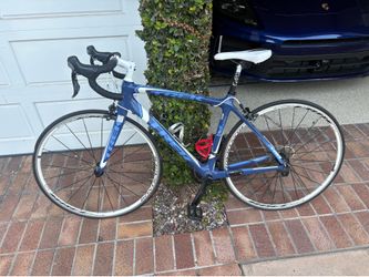Trek Madone 4.7 Carbon Road Bike - Classic Blue/White - Shimano 105