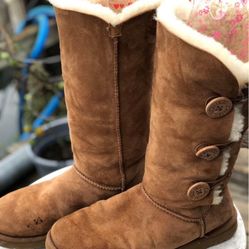 Ugg Boots Women Size 9