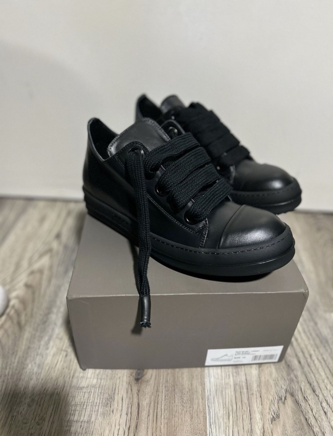 Rick Owens Porterville Jumbo Laces Low Top Sneakers ( 9/42EU)