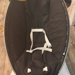 4moms Mamaroo (5 Multi-motion Baby Swing) PRE OWNED