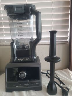 Ninja Chef CT800 Professional high-speed blender in black with a 72-ounce pitcher