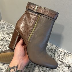 Ann Taylor Ankle Booties Size 8.5