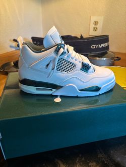 Air Jordan 4 Oxidation Green Edition.