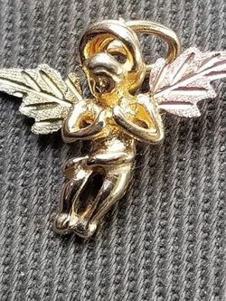 Black Hills Gold. 12kt Leaves 10kt Everyrhing Else Small Angel Pendant