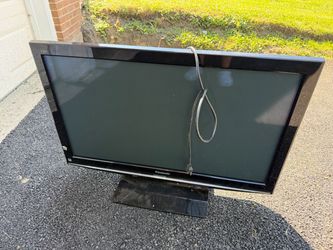 Panasonic Viera 42” Plasma HDTV TC-P42X1 720p TV Television w/ Stand