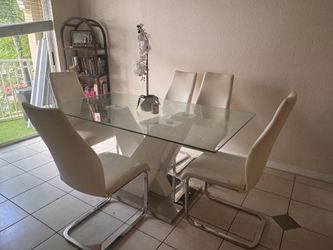 Glass Dinning Table and Chairs