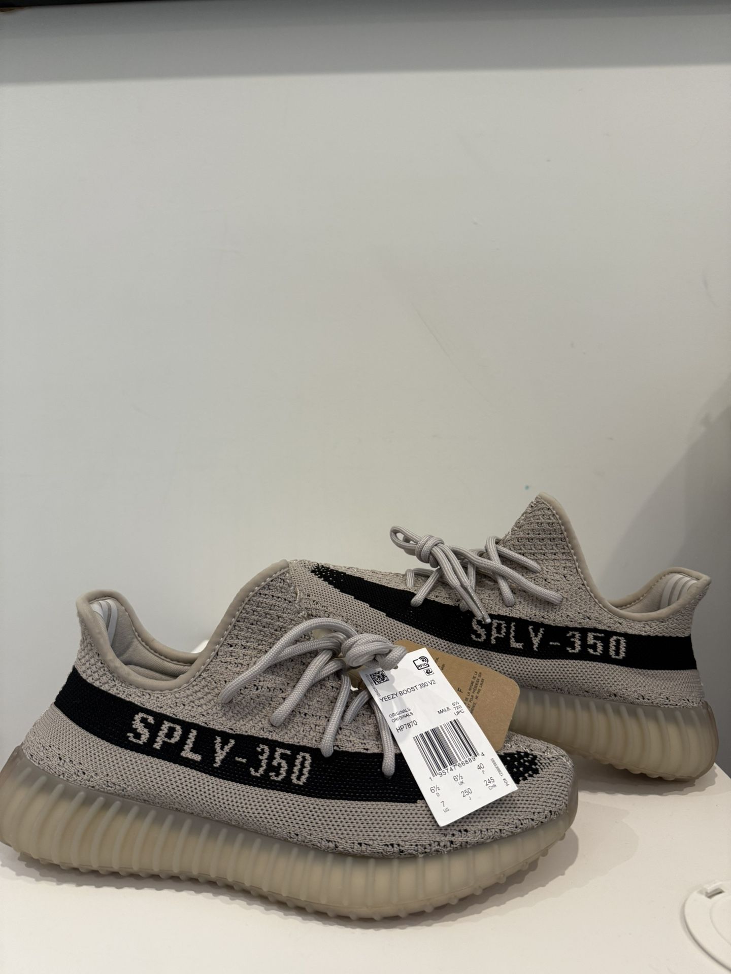 Yeezy 350 slate size 7