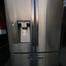 LG FRENCH STYLE REFRIGERATOR 