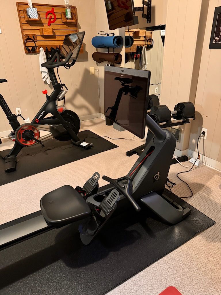 Peloton Row in excellent condition + delivery + 12 month Warranty available