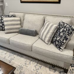 2 Year Old Sofa And Loveseat 
