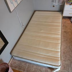 FREE FREE TWIN ZINUS MATTRESS 2X