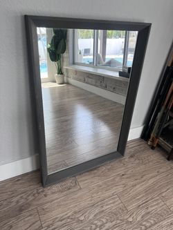 Framed mirror 