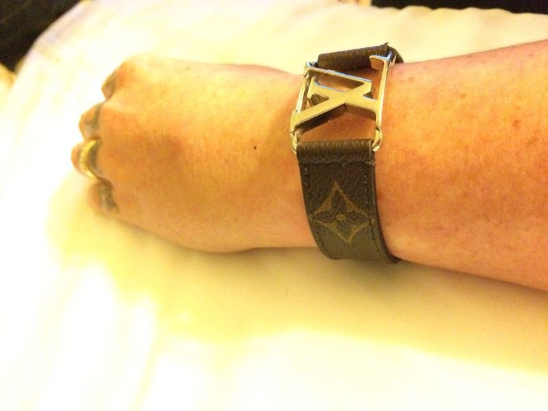Authentic Louis Vuitton Monogram Eclipse Hockenheim Bracelet Size 21