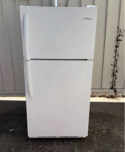 FREE Delivery! Frigidaire 14.5 Cu. Ft Refrigerator